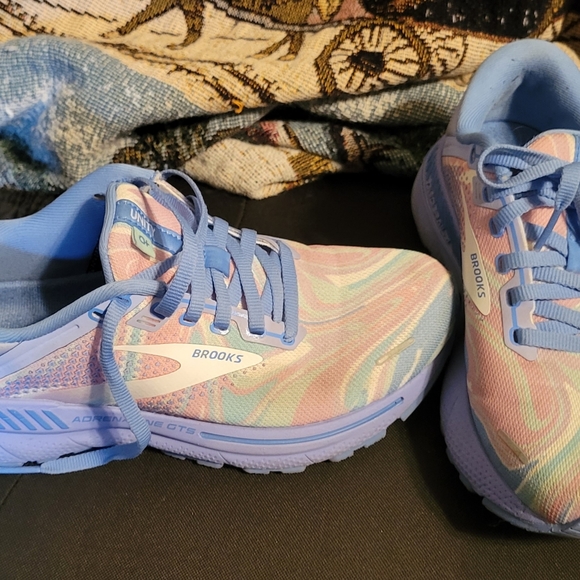 Brooks adrenaline running shoes women's 6.5 - Picture 2 of 3